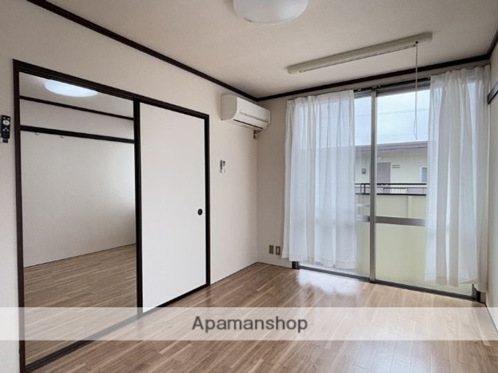 フォーブル平野(北棟)の居間