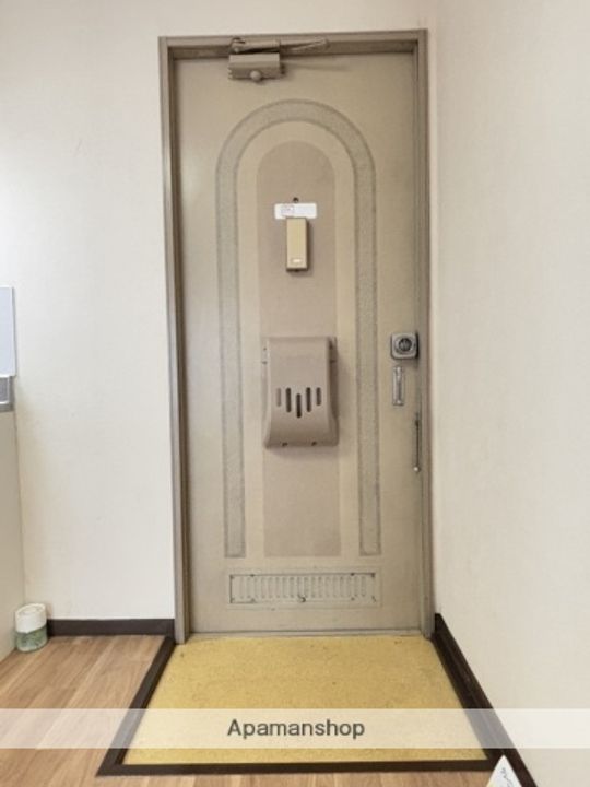 フォーブル平野(北棟)の玄関
