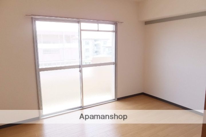 マンションフレンドシティの居間