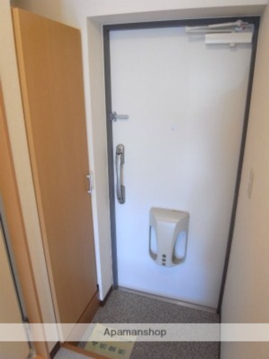 カルミア107の玄関