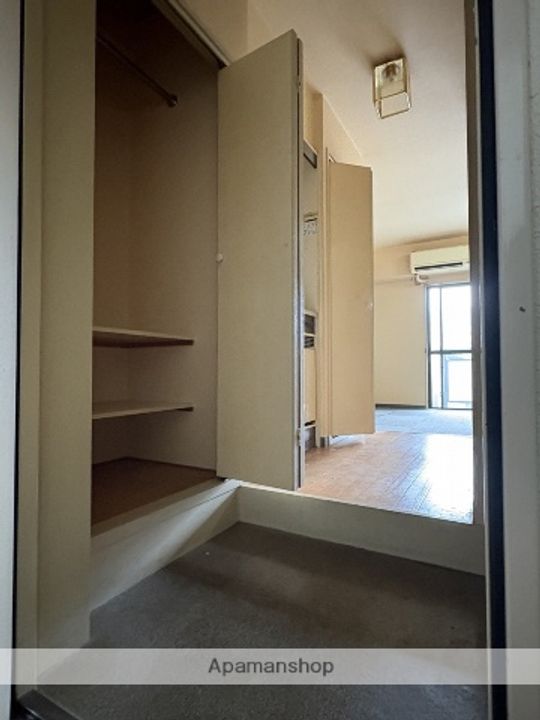 メイクスⅠ八幡の玄関