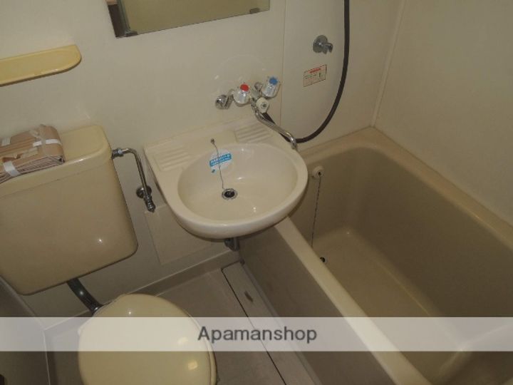 フォーラム和地山の内装