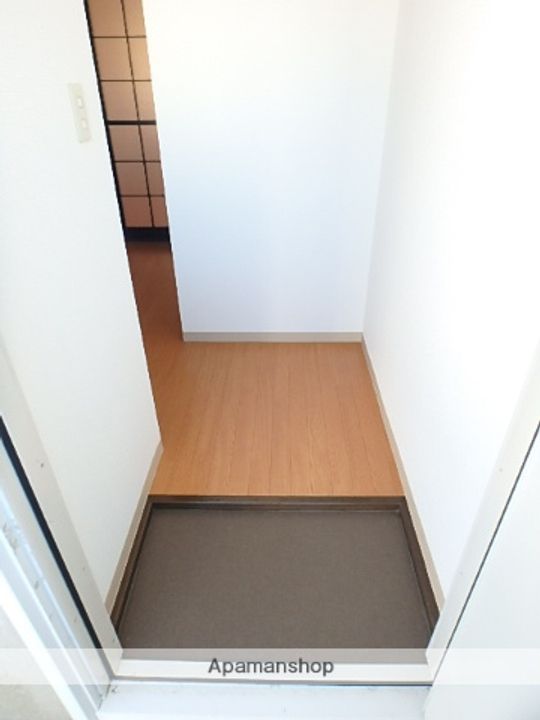 フレグランスあさひ203の玄関
