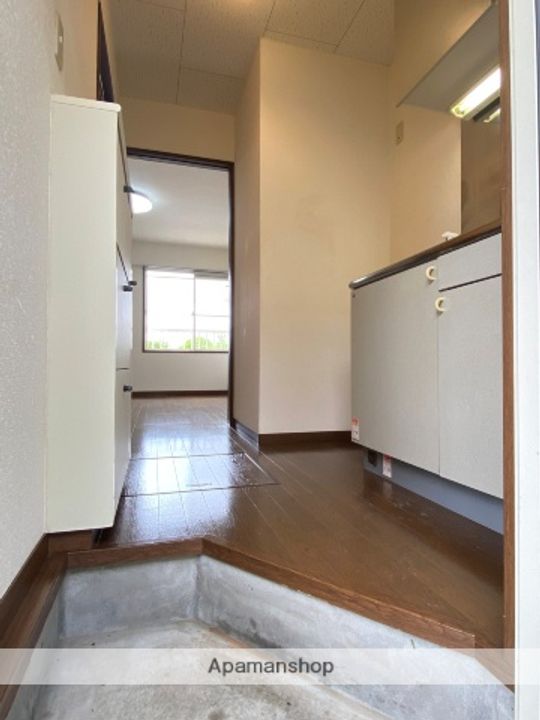 ハイツひまわりの玄関