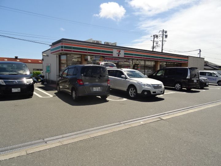 トリフォリウムの周辺