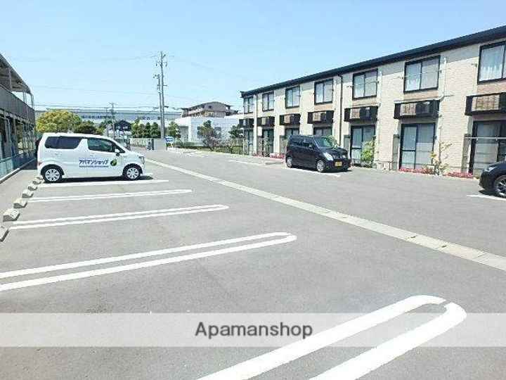 LES SAISON上岡田の外観