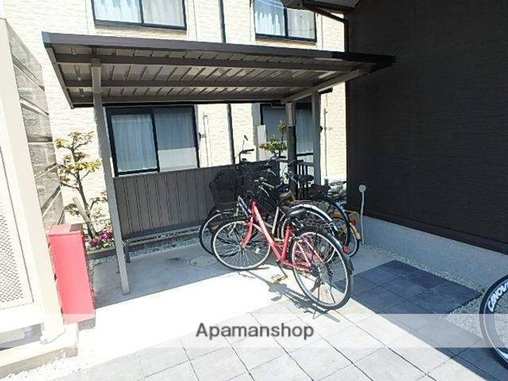 LES SAISON上岡田の外観