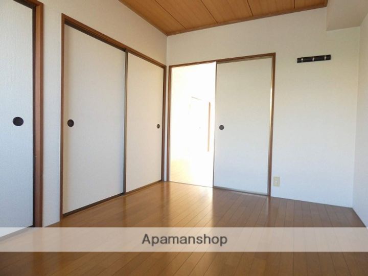 ラピスラズリの内装