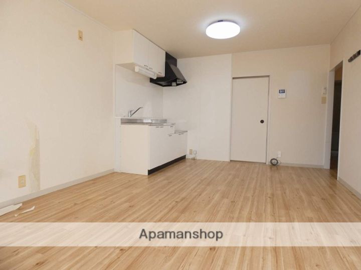 ラピスラズリの内装