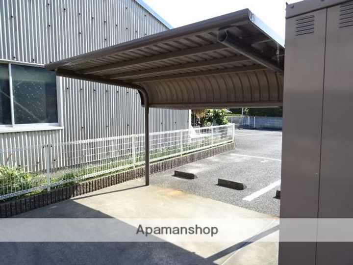 ユトリロ坪井町の外観