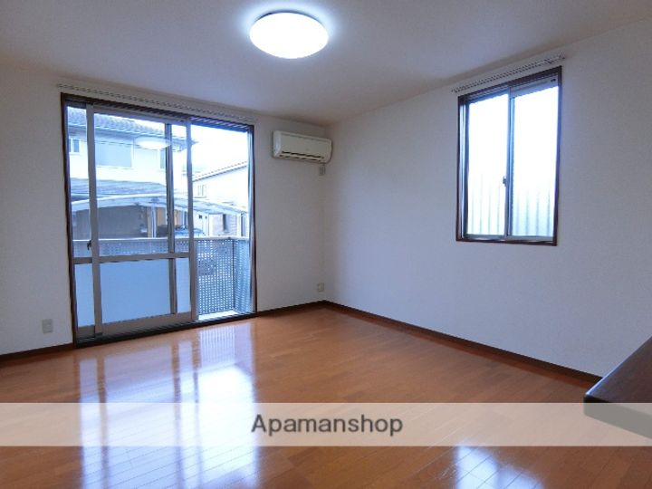 アイリスC102の居間