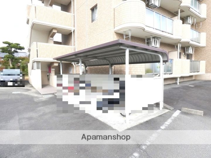 モン・パリス201の外観
