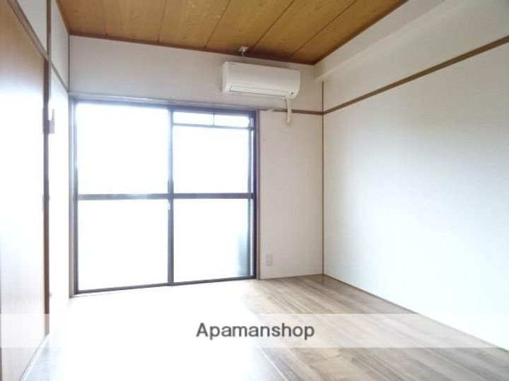 田内マンション503の居間