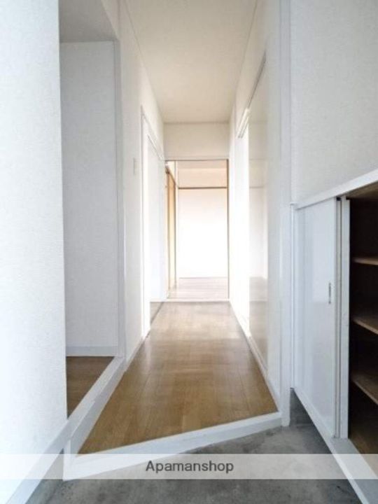 田内マンション503の玄関