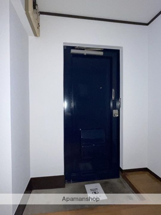 マンション佐鳴台101の玄関