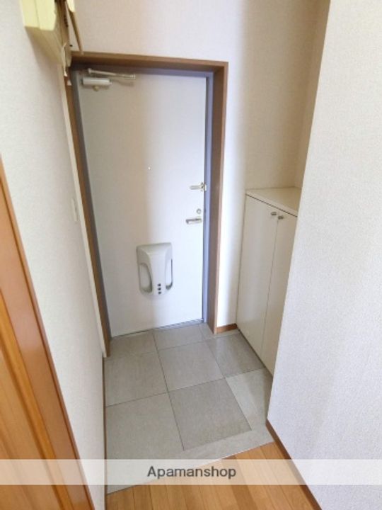 スカイコート菊川402の玄関