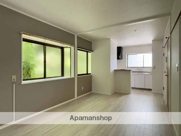 フォレスト・ハイム303の居間