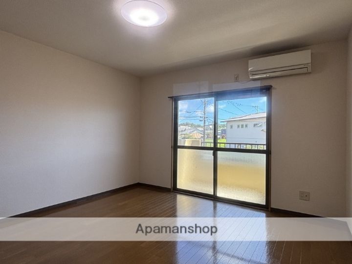 メゾンカネブン203の居間