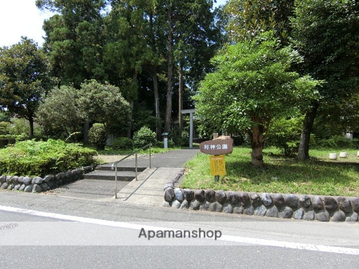 サンシャインの周辺