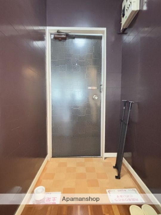 グランドコーポラスの玄関