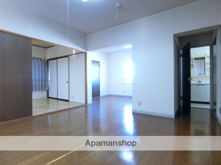 メゾン・アブニール302の居間