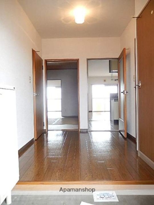 メゾンフロントーサの玄関