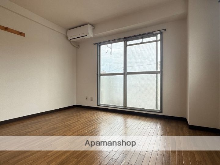 マンション大庭305の居間