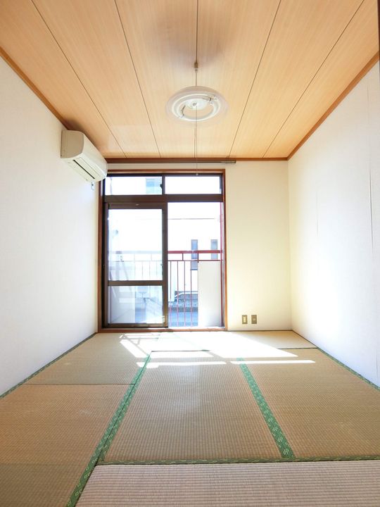 プログレスの内装