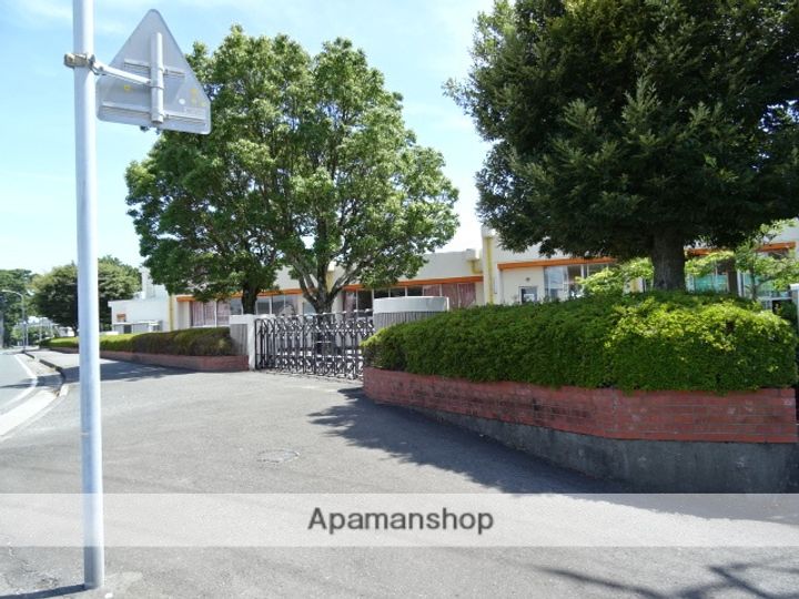 ヒバリーヒルズの周辺