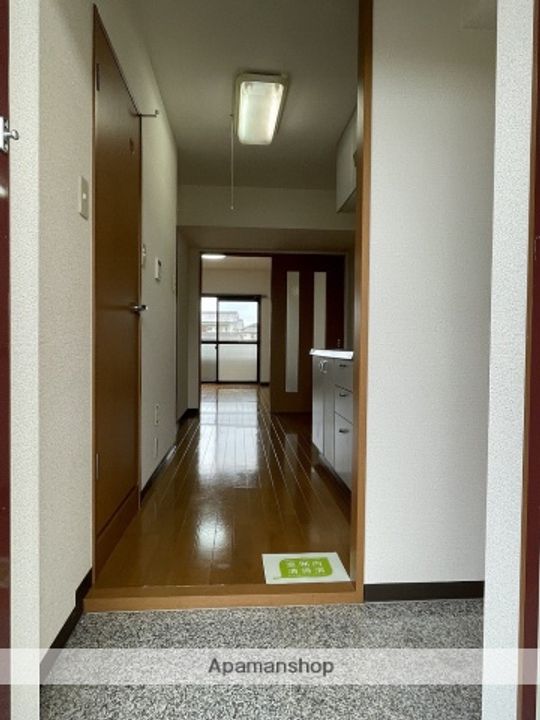 アンソレイユⅠの玄関