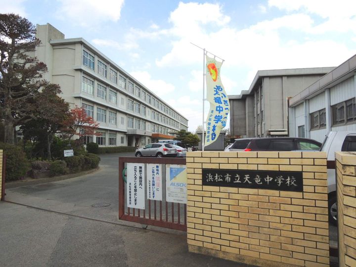 クレールカーサの周辺