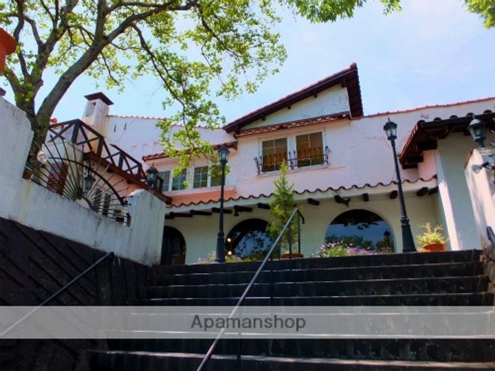 DーROOM下池川町の周辺