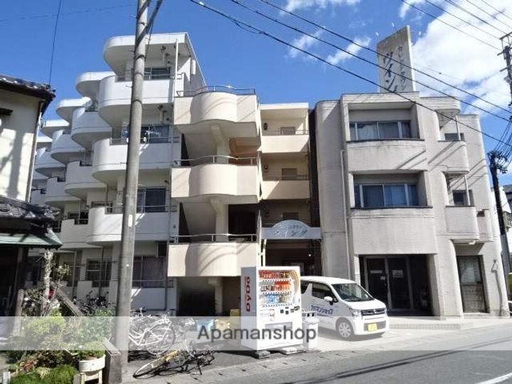 カレッジタウンウィング117の外観