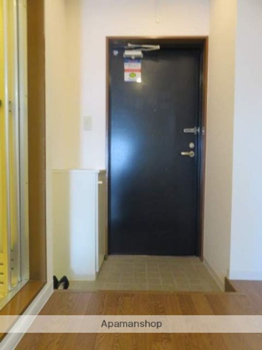 アルファビルの玄関