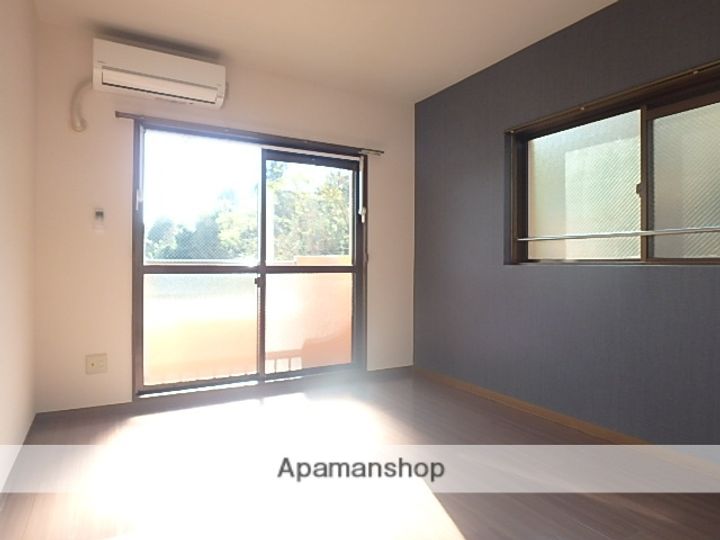 ロマネコンティの居間