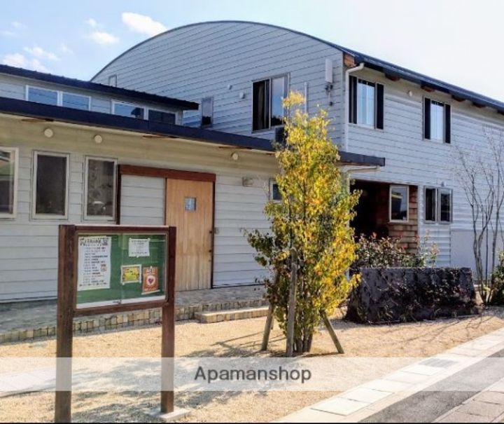 プリマベーラの周辺