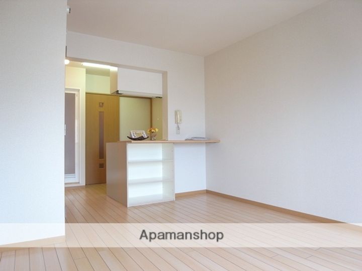 テノン元浜202の居間