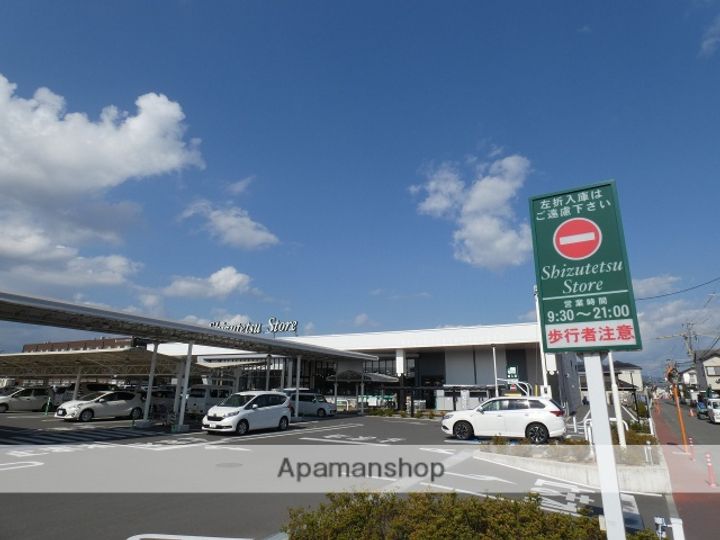 リヴェールの周辺
