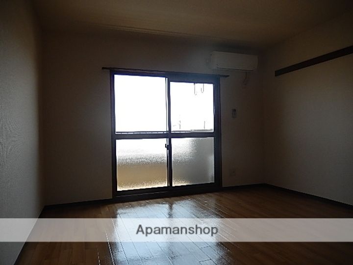 クラストピアの居間