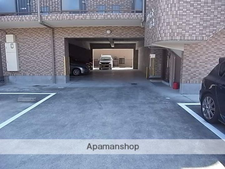 パルコート明ヶ島の外観