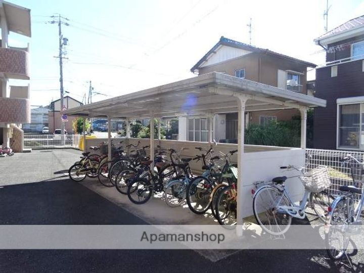 オアシスKOSAIの外観