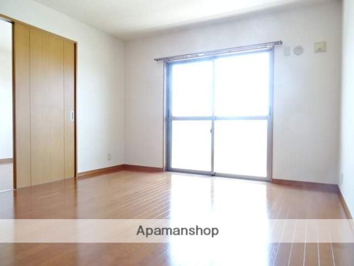 ブライトリー半田山の居間