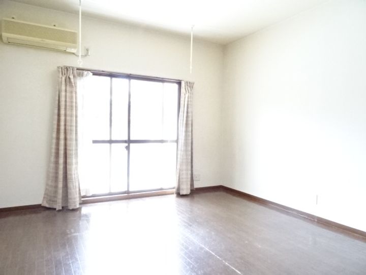 アラモードⅠ105の居間