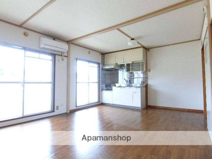 グリーンガーデンの居間