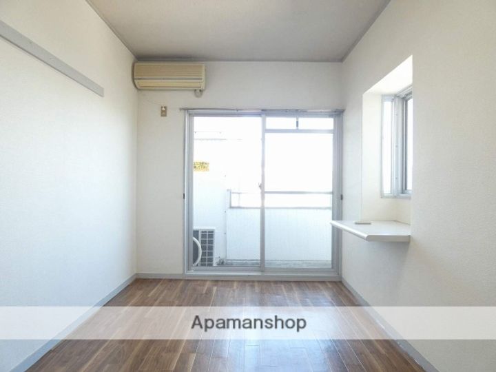 カレッジタウンウィングの居間