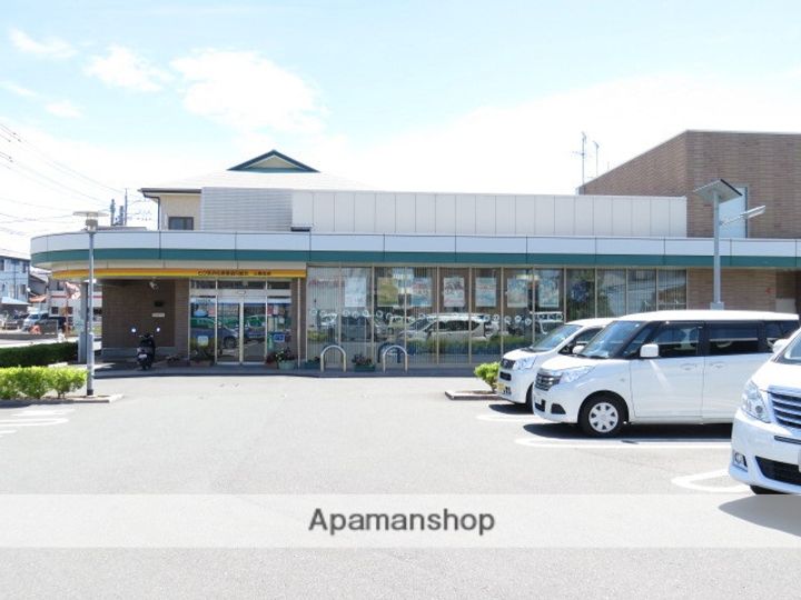 カーササンユウの周辺