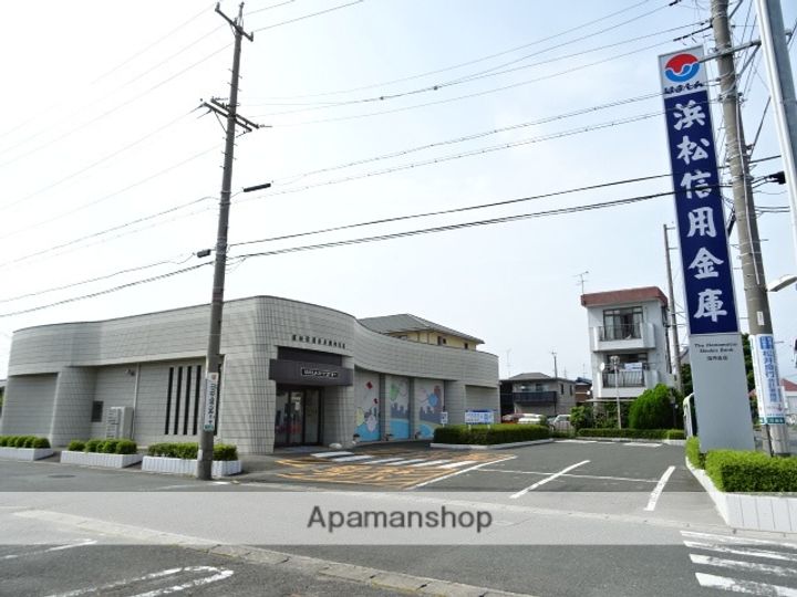 カーササンユウの周辺