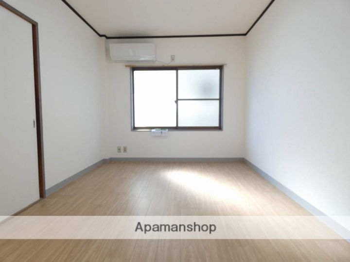 ハイツ球場の内装