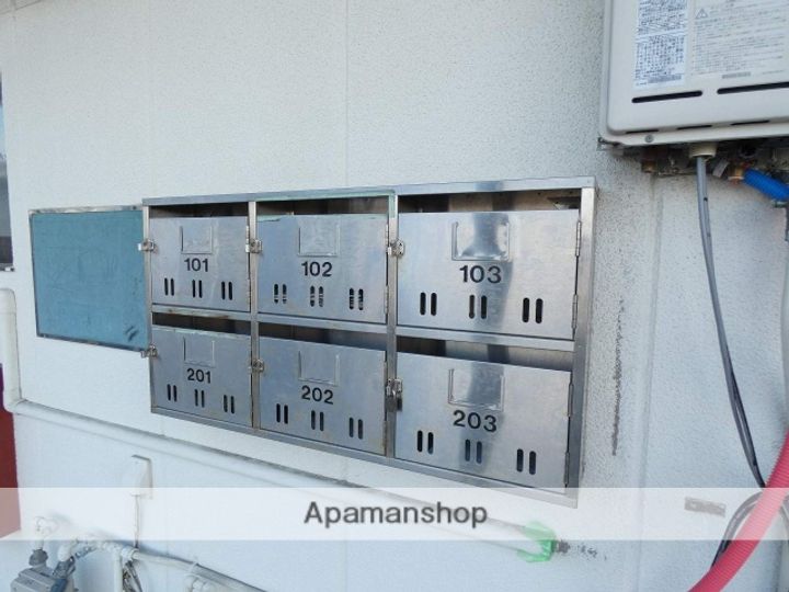 ハイツ球場の外観