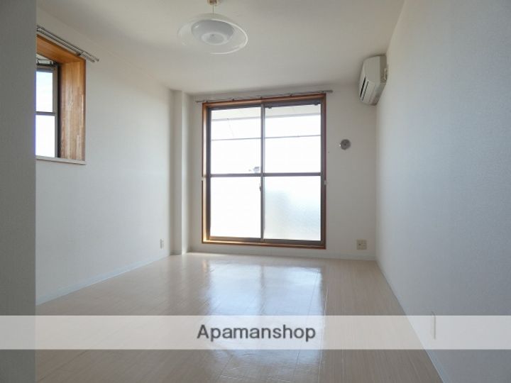 田畑ハイツ上の段の内装